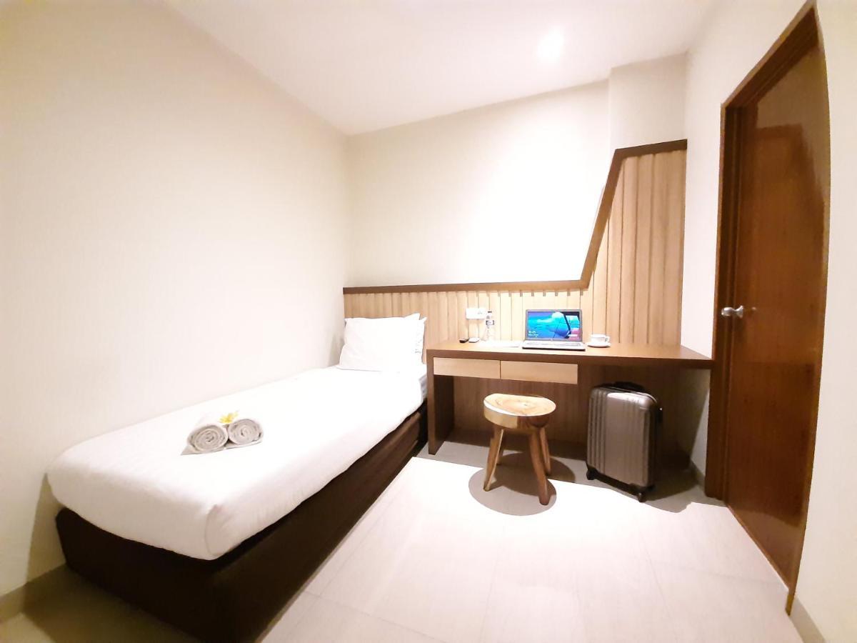 Hotel Pantes Kota Lama スマラン エクステリア 写真