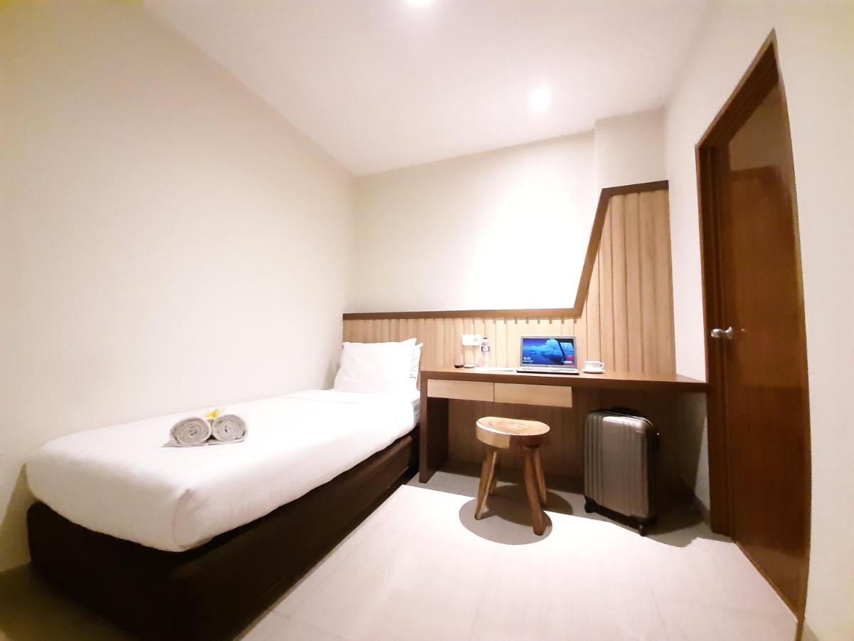 Hotel Pantes Kota Lama スマラン エクステリア 写真