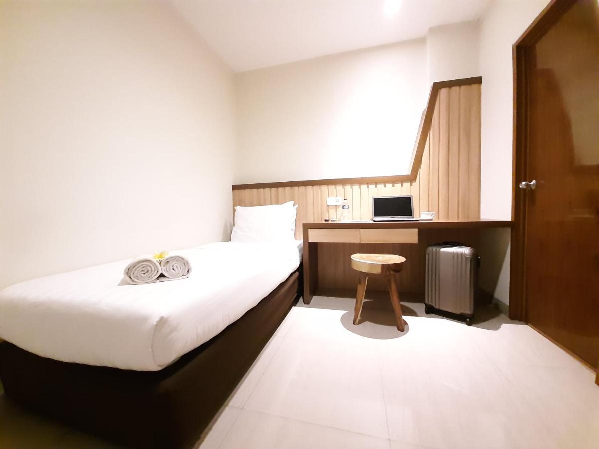 Hotel Pantes Kota Lama スマラン エクステリア 写真